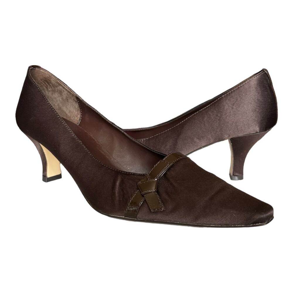 J. Loren Collection vintage brown fabric covered pumps with square toes size 8.5